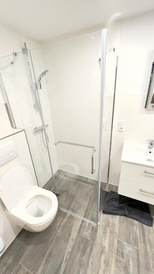 Geraeumiges City-Apartment Mit 2 Badezimmer Und Parkplaetzen D46-Og Oldenburg Exteriör bild