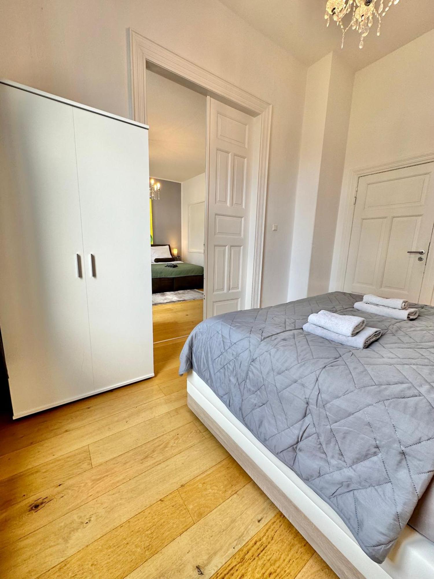 Geraeumiges City-Apartment Mit 2 Badezimmer Und Parkplaetzen D46-Og Oldenburg Exteriör bild